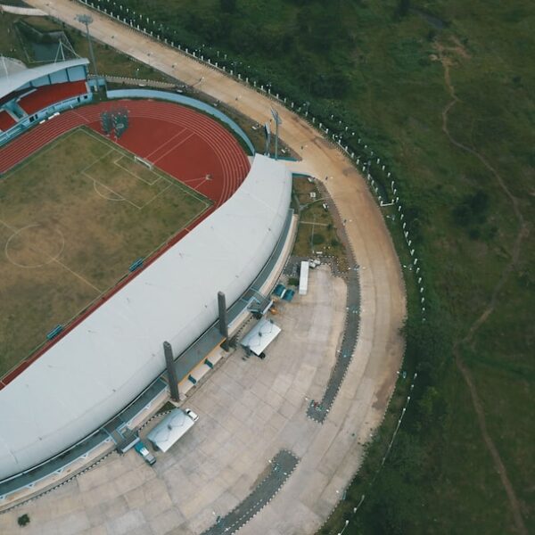 Dojazd na stadion Warty Poznań – gdzie zaparkować i jak dojechać?