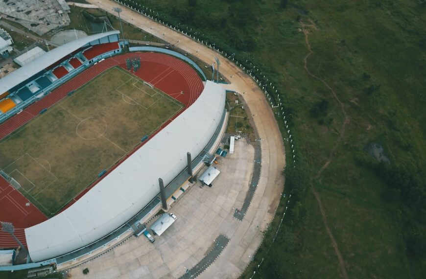 Dojazd na stadion Warty Poznań – gdzie zaparkować i jak dojechać?